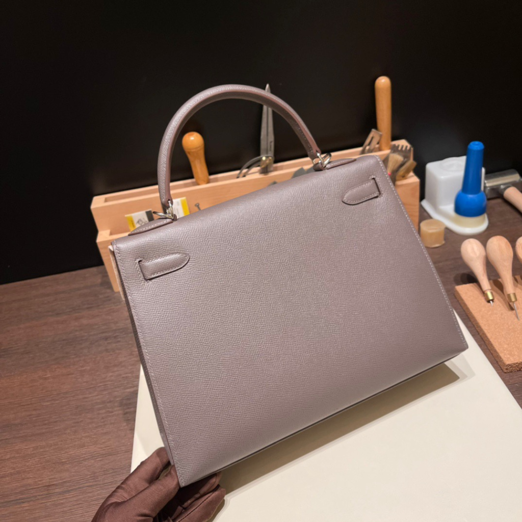 エルメス ケリー 32cm レビュー｜トゴ Togo エタン8F/Etain シルバー金具 全手縫いの魅力